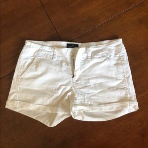 white shorts size 4